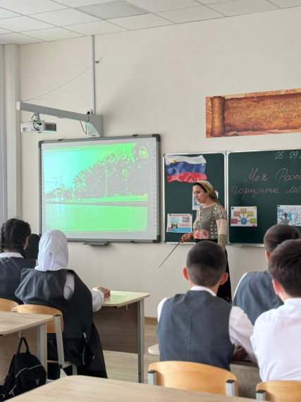 В ГБОУ «СОШ №3 с.п.Барсуки им.Б.Х.Зязикова» сегодня проходят первые занятия курса: «Россия — мои горизонты»..